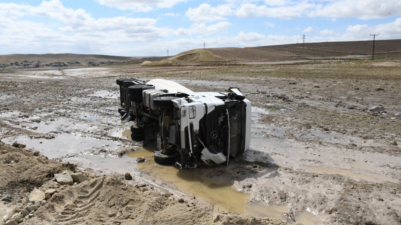 Yozgat'ta Sel Felaketi Kuzayca Köyü Sular Altında Kaldı (1)