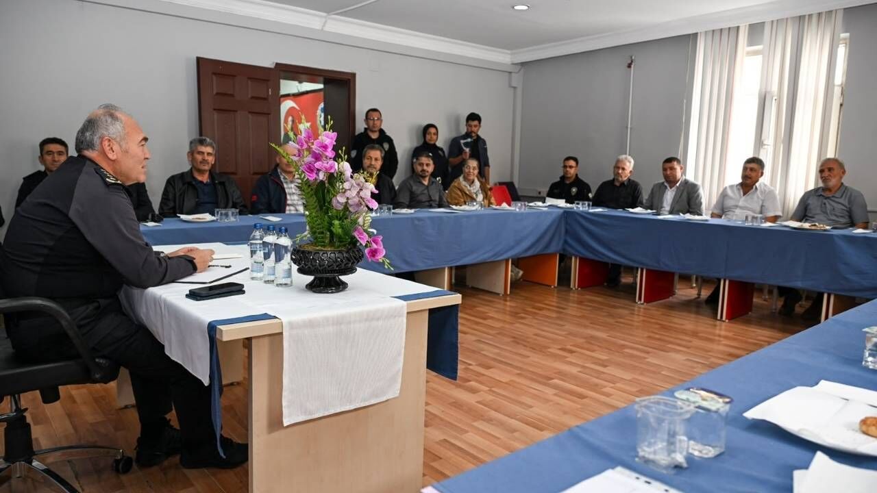 Yozgat’ta Suçla Mücadelede Yeni Dönem! Emniyet Ve Muhtarlar Aynı Masada Buluştu (1)