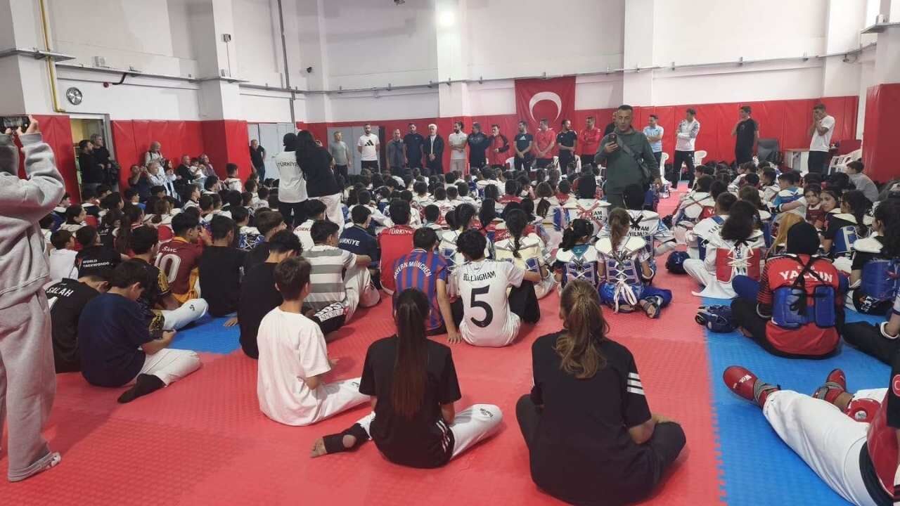 Yozgat’ta Taekwondo Rüzgarı! 9 İlden Sporcular Ortak Antrenmanda Buluştu