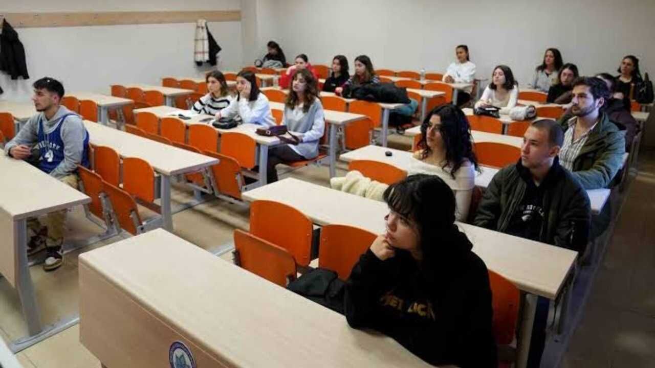 Yozgat'ta Üniversiteye Yeni Başlayanlar Dikkat İlk Haftalarda Bu Hataya Düşmeyin! (4)