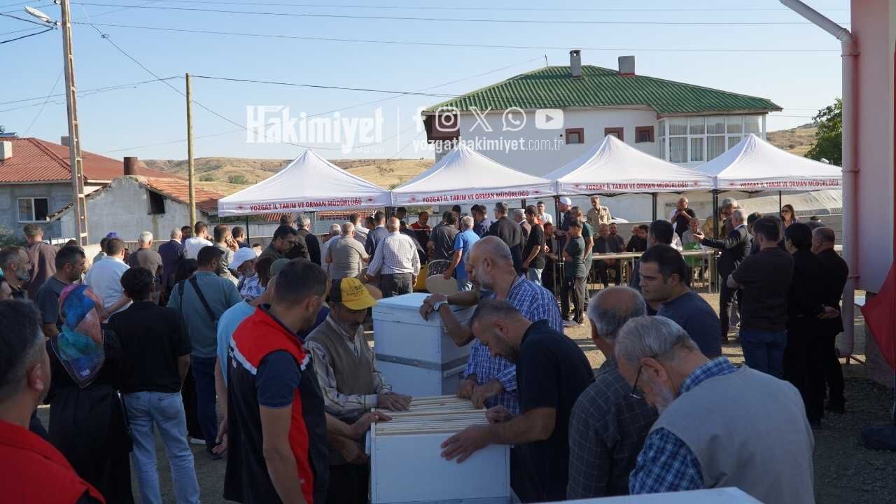 Yozgat'ta Üreticilere 4 Milyonluk Dev Destek 1.500 Polen Tuzaklı Kovan Dağıtıldı! (6)