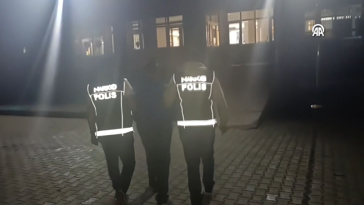 Yozgat’ta Uyuşturucu Operasyonu! 985 Sentetik Hap Ele Geçirildi, 4 Zanlı Tutuklandı