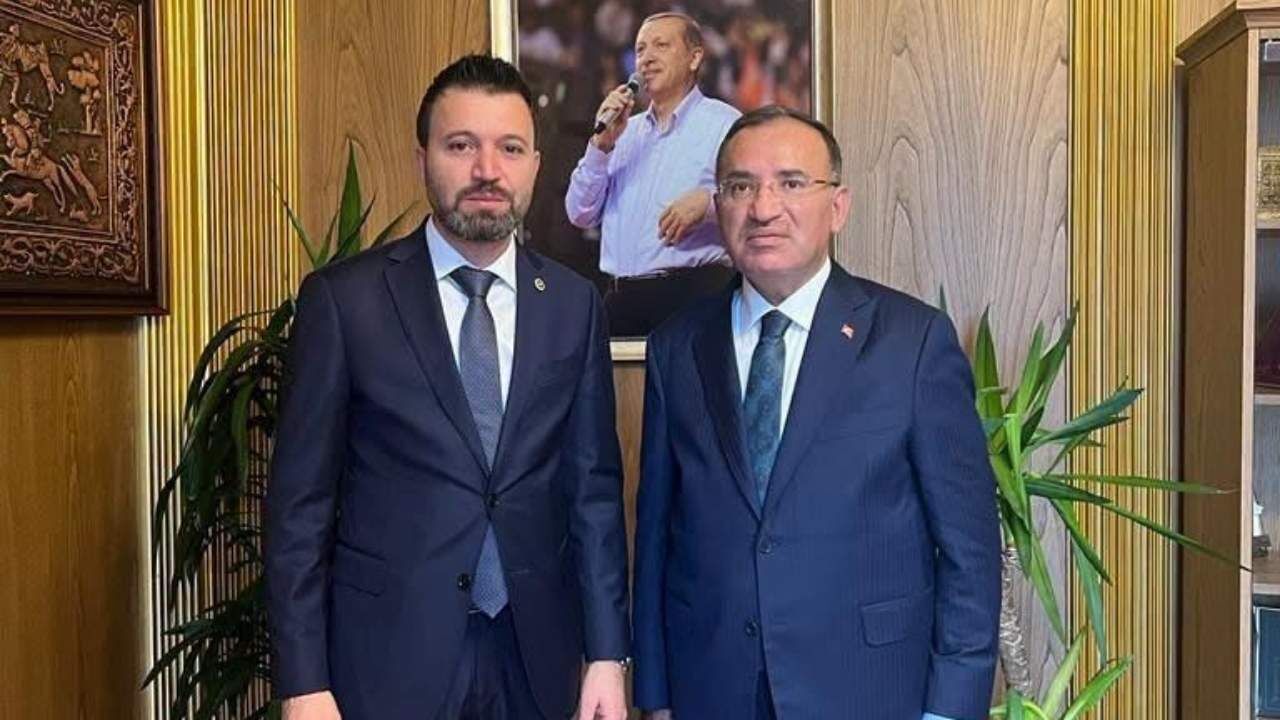 Ak Parti Şanlıurfa Milletvekili, Önceki Dönem Adalet Bakanı Ve Eski Tbmm Başkanvekili Bekir Bozdağ, Ak Parti Genel Başkan Başdanışmanlığı Görevine Getirildi.
