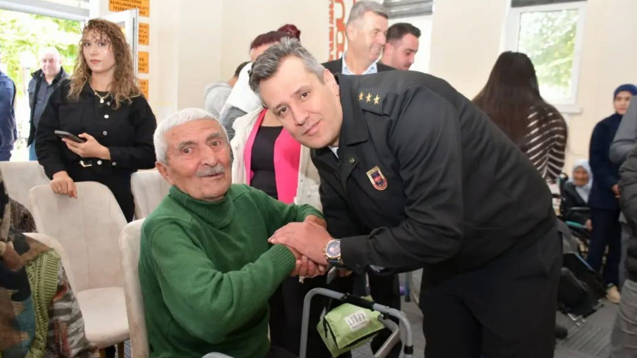 Bahadın’da 5. Geleneksel Dünya Yaşlılar Şenliği Renkli Görüntülere Sahne Oldu (1)