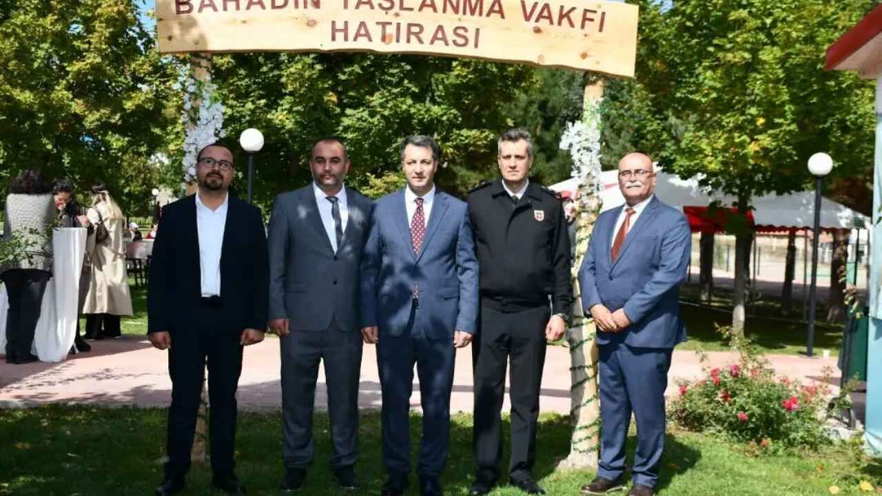 Bahadın’da 5. Geleneksel Dünya Yaşlılar Şenliği Renkli Görüntülere Sahne Oldu (3)