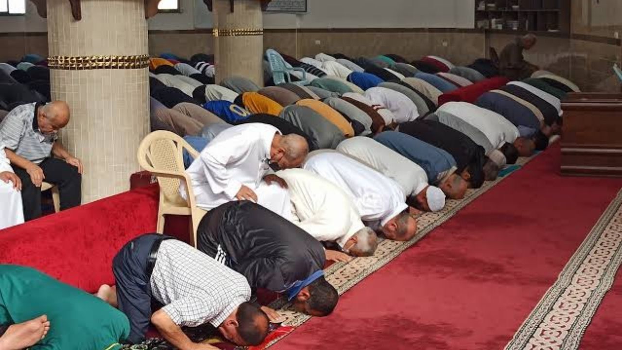 Camilerde Bugün İnsanlığın Sınavı Gazze Hutbesi Okunacak (1)