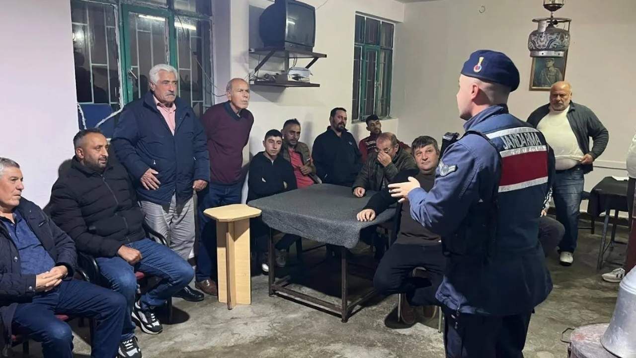 Çayıralan Jandarmasından Köylerde Ve Okullarda Güvenlik Seferberliği! (2)