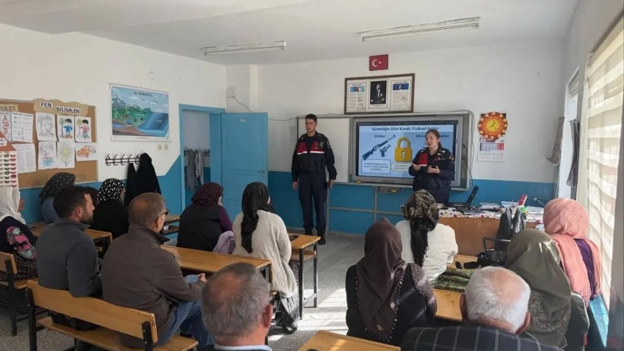 Çayıralan Jandarmasından Köylerde Ve Okullarda Güvenlik Seferberliği!