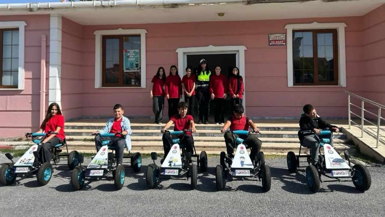 Çayıralan'da Miniklere Trafik Bilinci Aşılanıyor