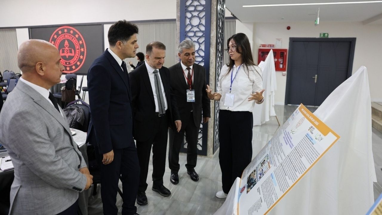 Geleceğimizi Tehdit Eden Büyük Tehlike! Yozgatlı Akademisyen Mersin'deki Zirvede Tek Tek Anlattı (2)