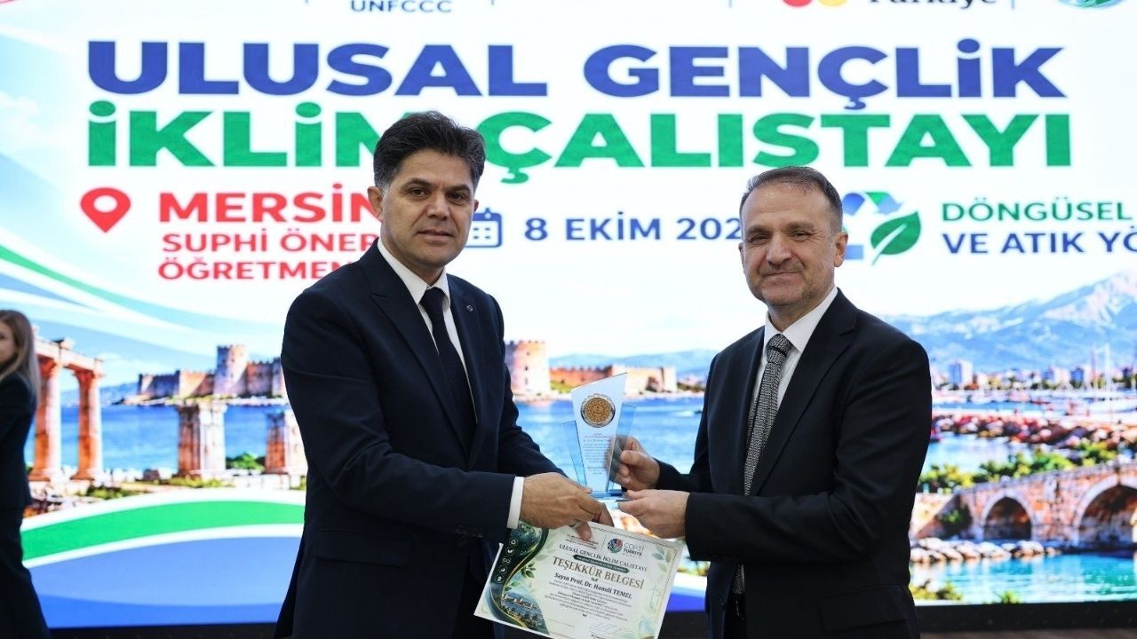 Geleceğimizi Tehdit Eden Büyük Tehlike! Yozgatlı Akademisyen Mersin'deki Zirvede Tek Tek Anlattı (3)