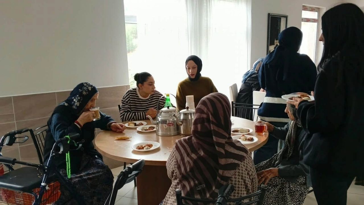 Genç Girişimcilerden Yozgat Huzurevi Sakinlerine Anlamlı Ziyaret (2)