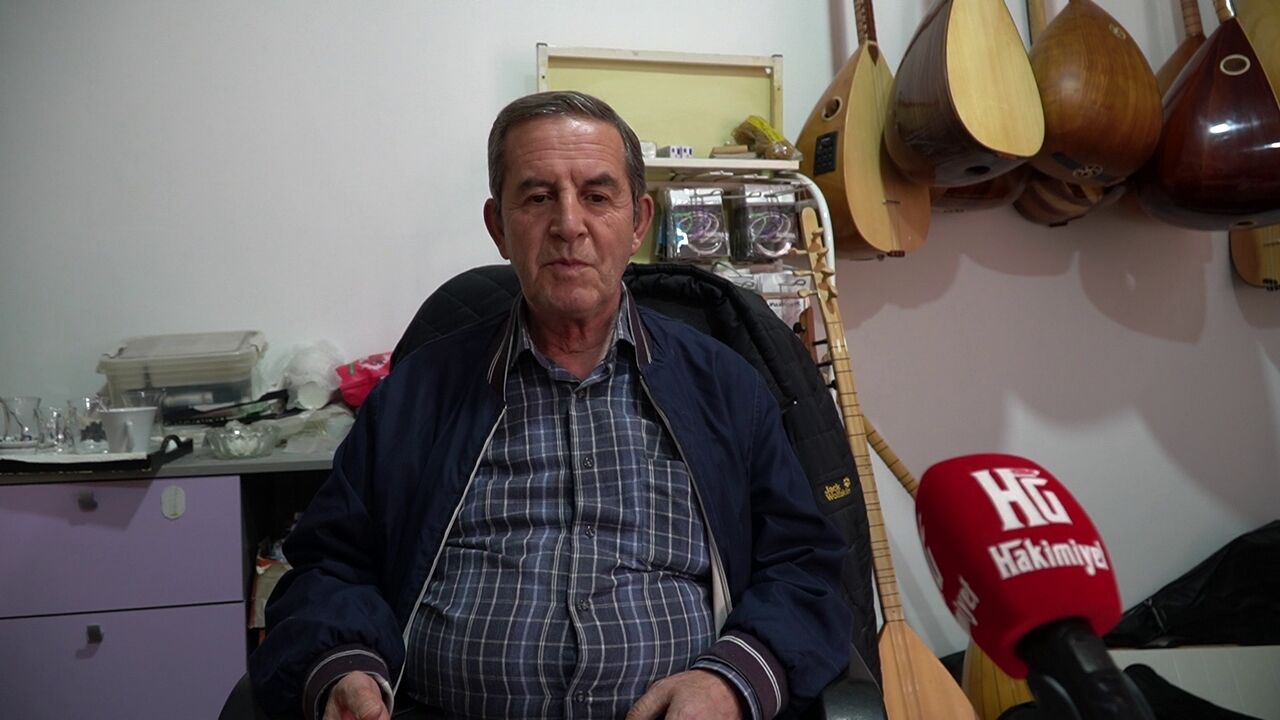 Hikmet Şimşek Saklı Han'da Müzik Aletlerine Can Veriyor (3)