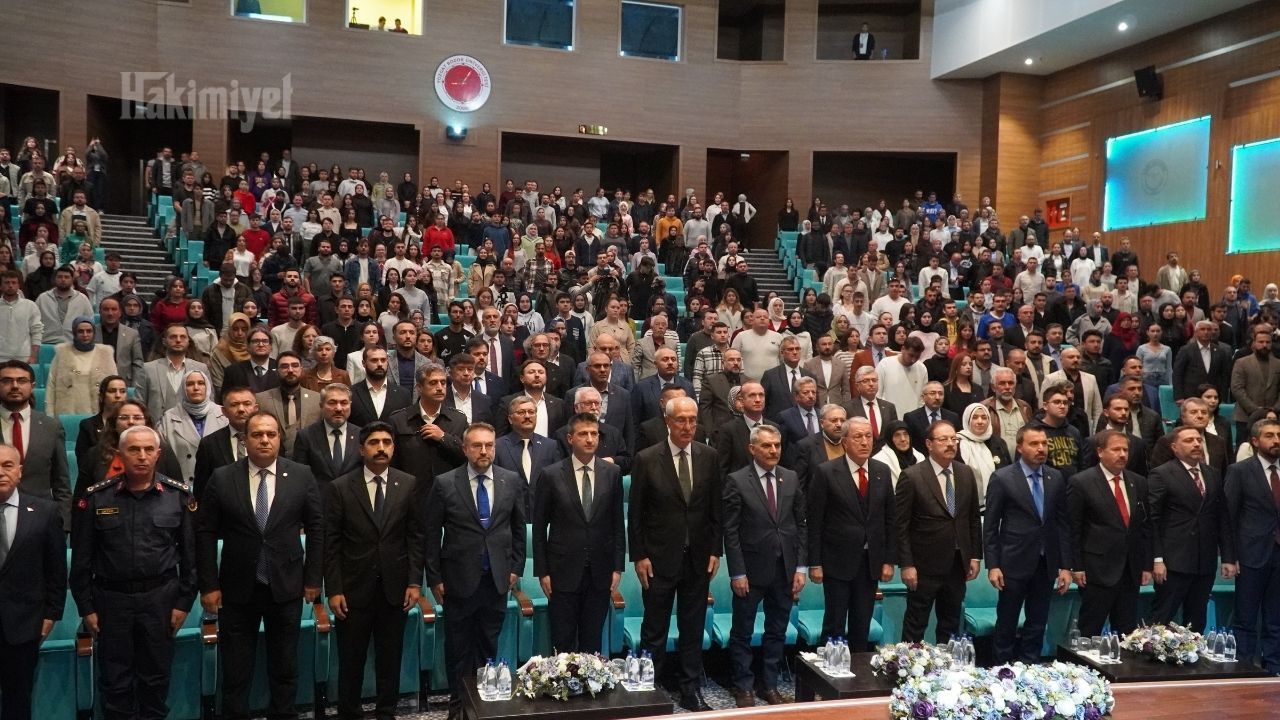 Hulusi Akar Yozgat Bozok Üniversitesi’nde: "Dijital Vatana Sahip Çıkmalıyız!"