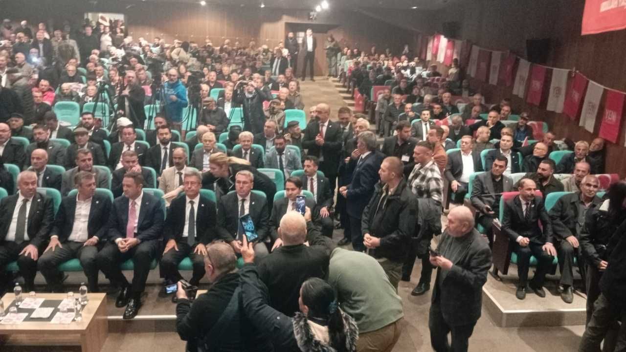 Özgür Özel’in Yozgat Ziyaretinde Protokol Görüntüleri Gündem Oldu