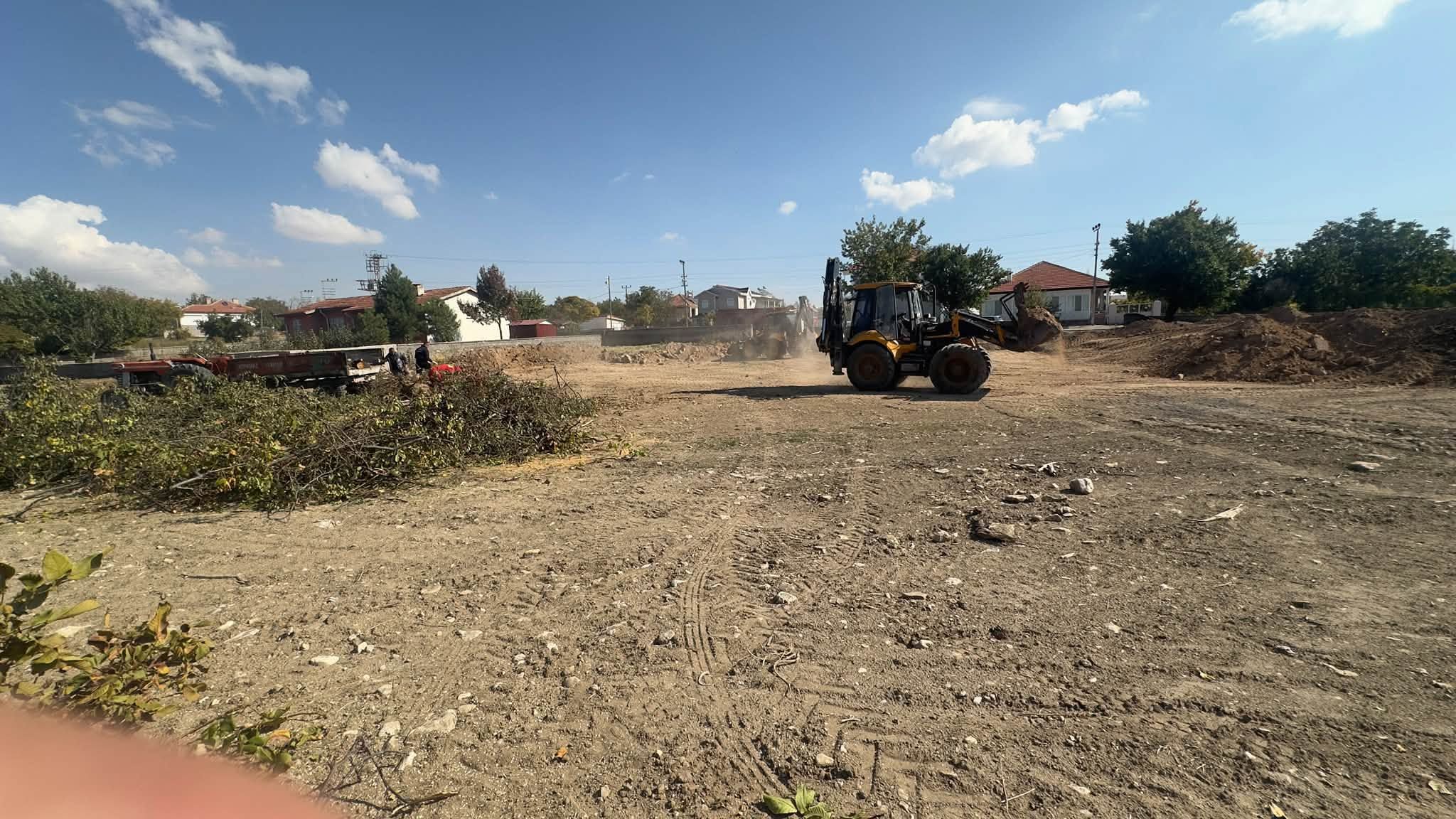 Sırçalı’da Çok Amaçlı Hizmet Kompleksi İçin Temel Kazısı Başladı2