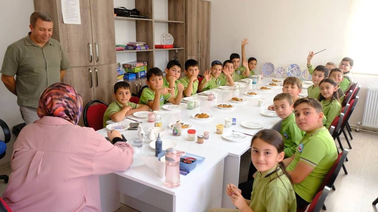 Sorgun Hilal Evleri’nde Çini Atölyesi Rüzgarı (1)
