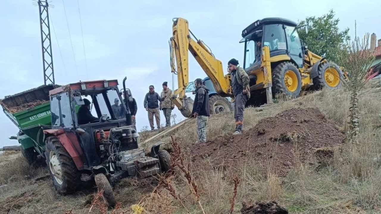 Sorgun’da El Freni Unutuldu, Traktör Şarampole Yuvarlandı
