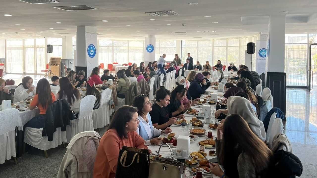 Türk Eğitim Sen Genel Koordinatörü Serap Gül Yozgat’ta