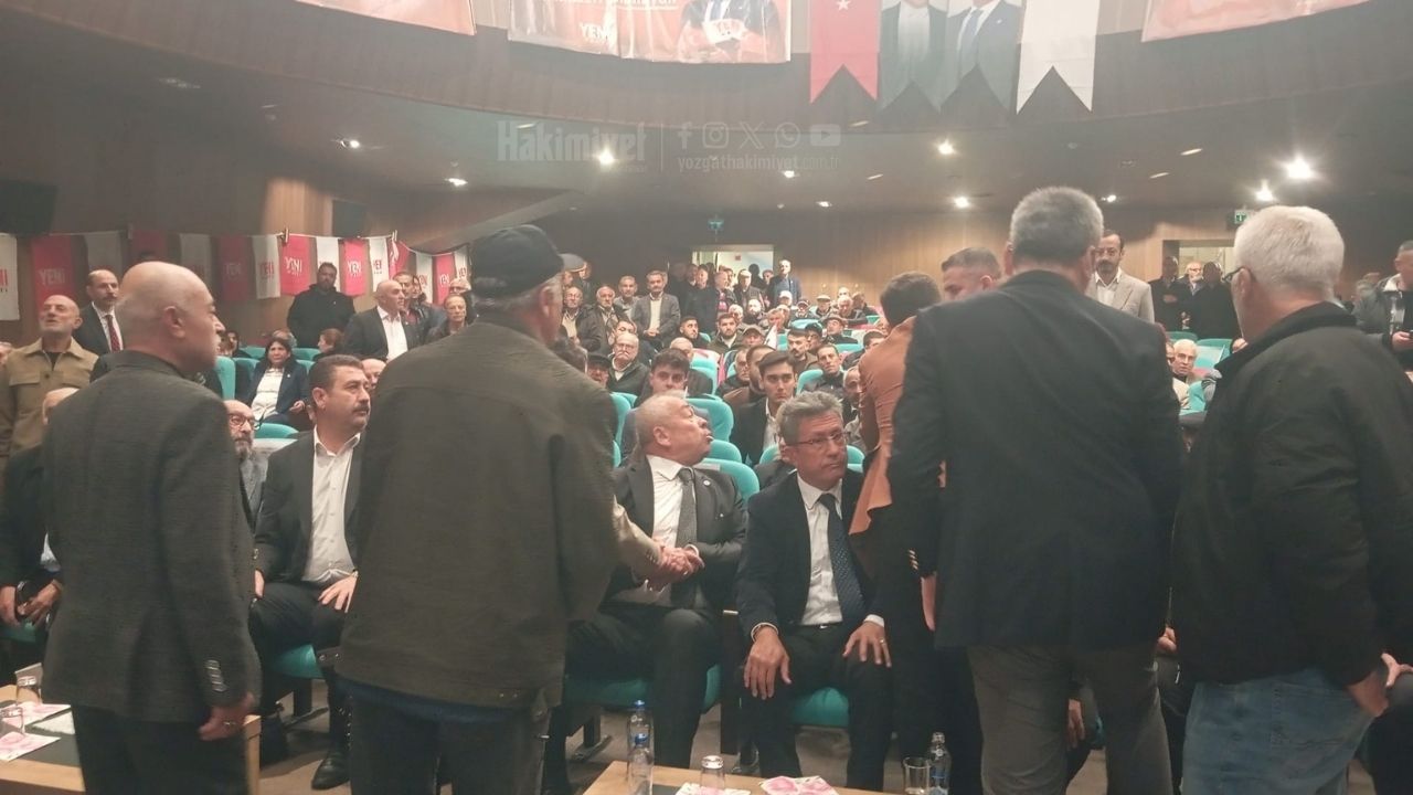 Yeni Parti Yozgat İl Kongresinde Delege Krizi Gerginlik Tırmandı, Salon Basına Kapatıldı (1)