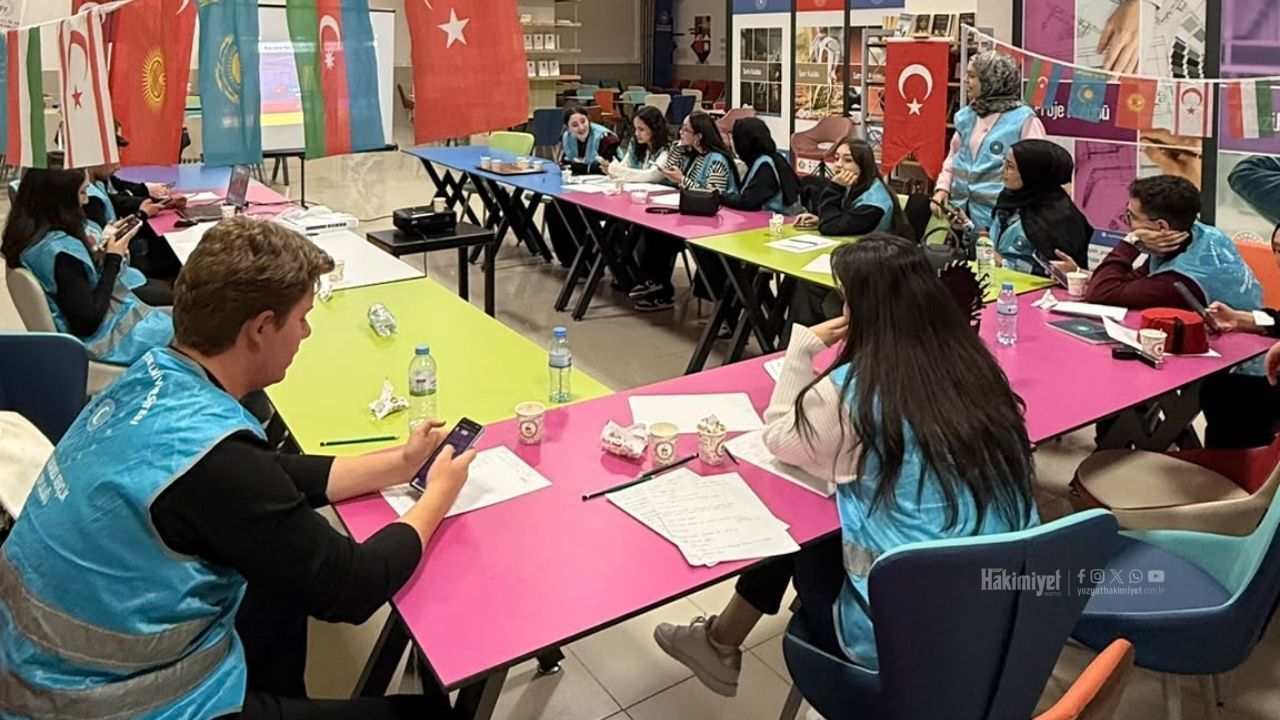 Yozgat Bozok Üniversitesi’nde 8 Devlet, 8 Kültür Rüzgarı Esti (3)