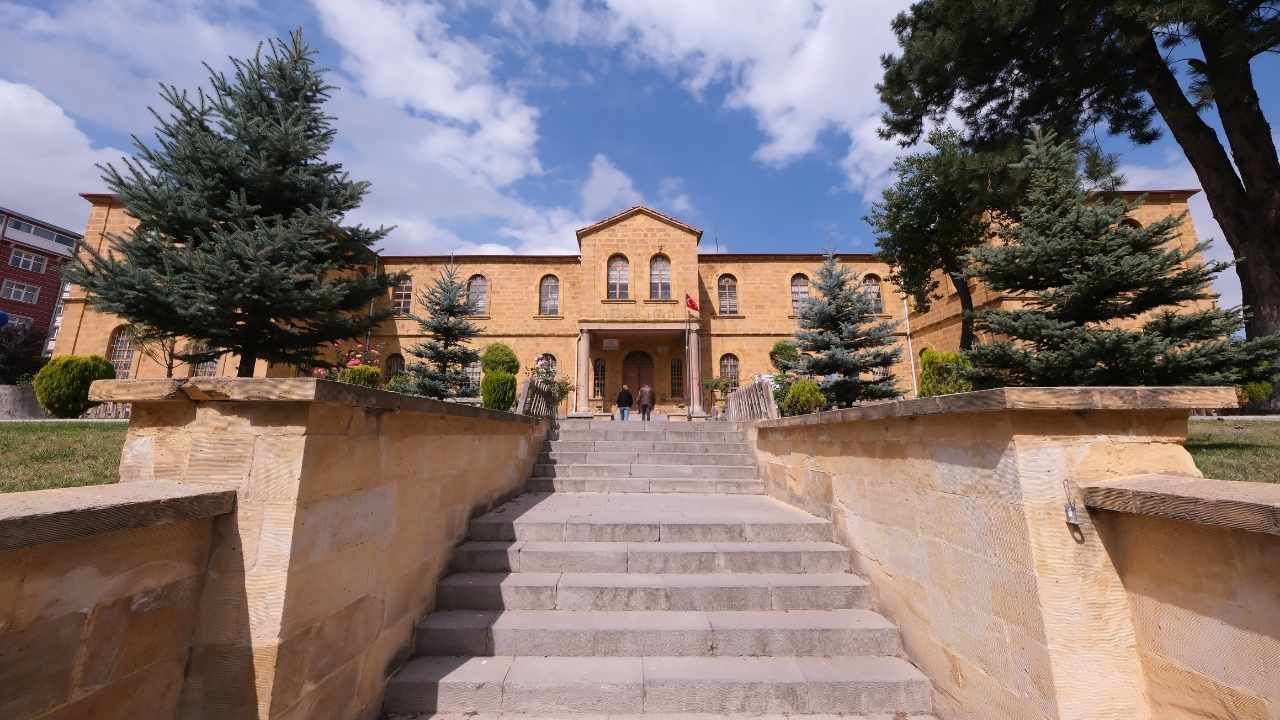 Yozgat Lisesi Müdürü Mustafa Telli Anlattı Zorunlu Olmadıkları Halde Cepheye Koştular! (1)