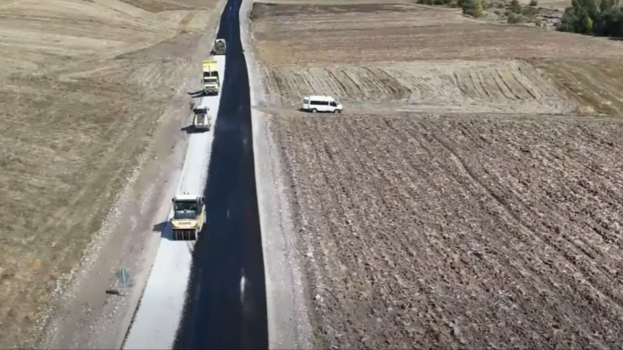 Yozgat Merkez Köylerinde Ulaşım Atılımı 10 Kilometrelik Yol Sürücüleri Bekliyor! (1)