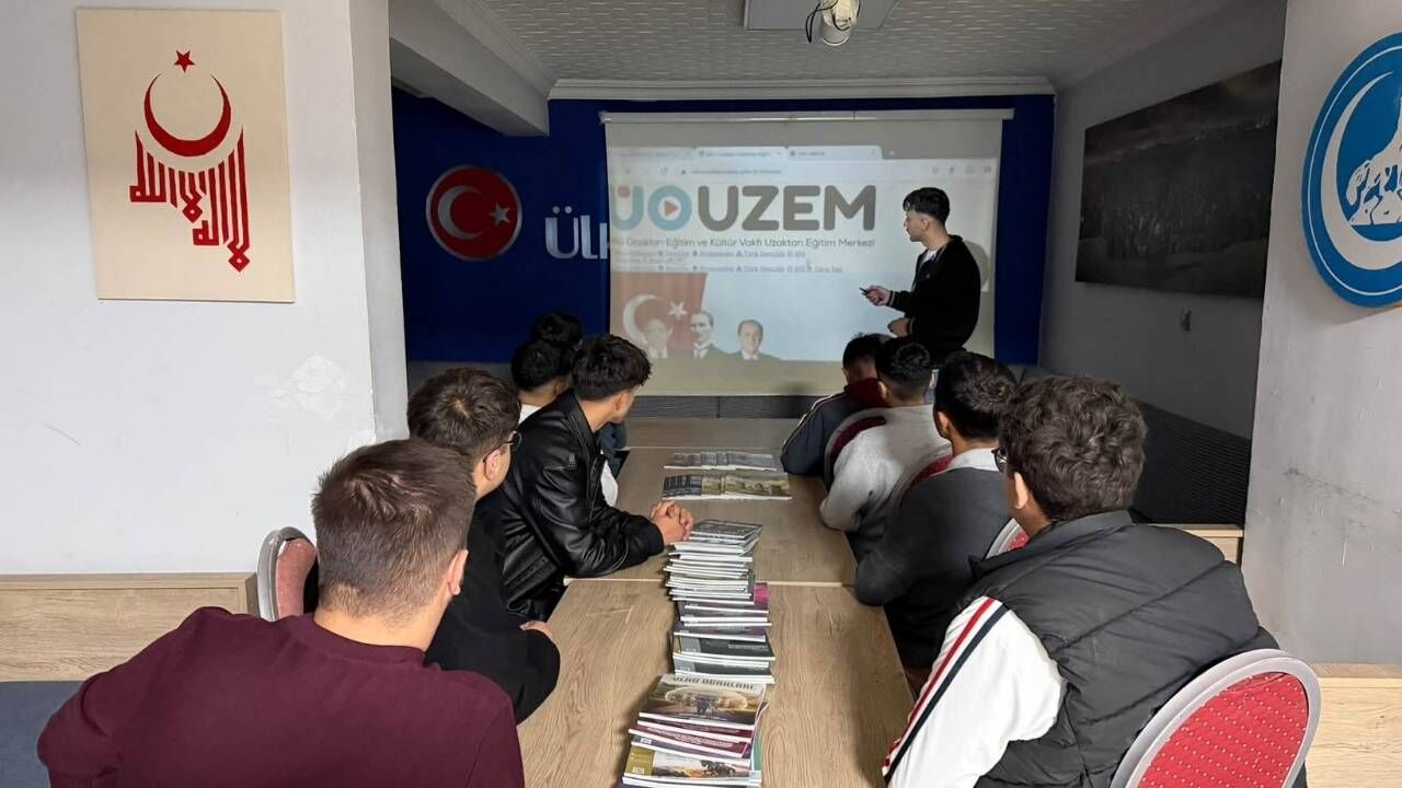 Yozgat Ülkü Ocakları’ndan Öğrencilere Üouzem Tanıtımı (1)