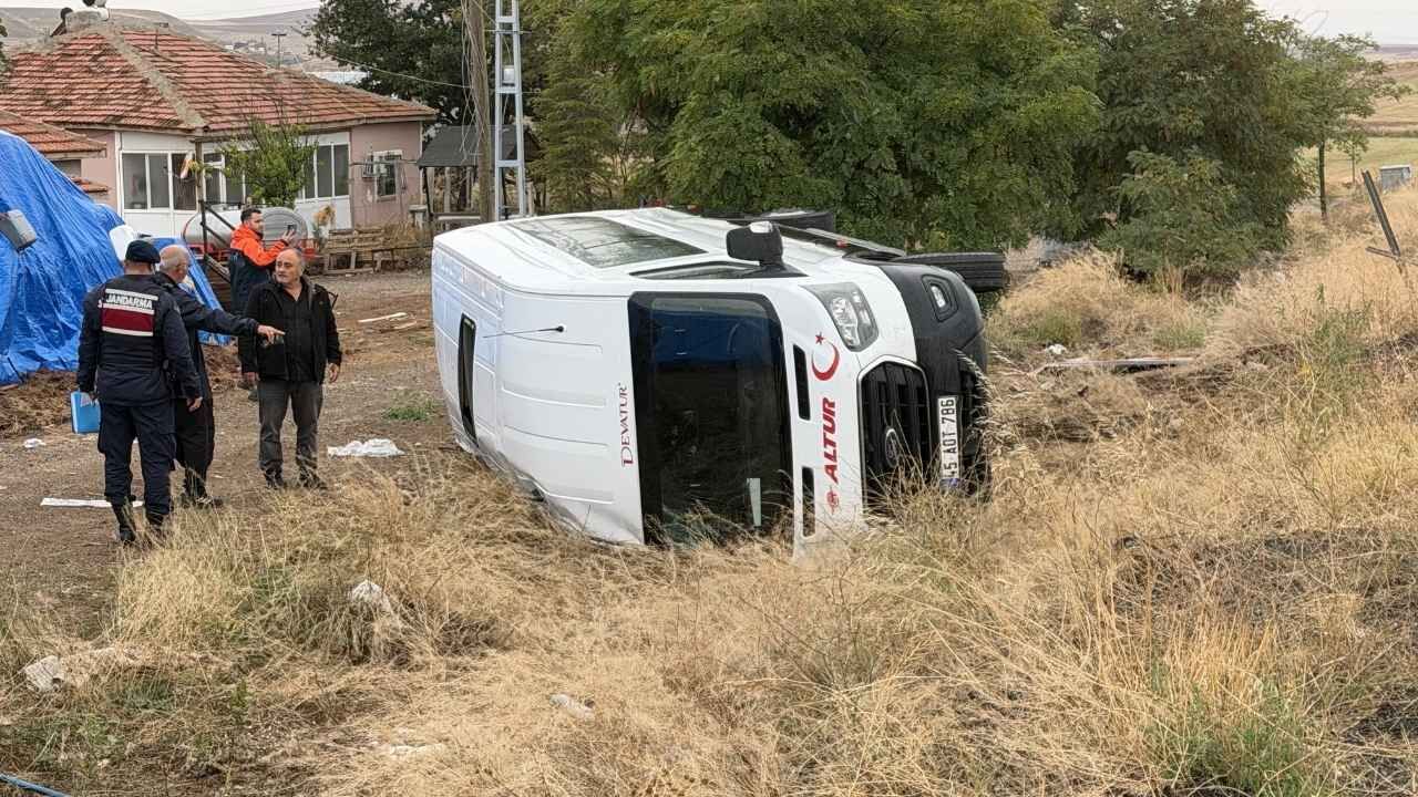 Yozgat Yerköy’de Feci Kaza Cenaze Yolunda Devrilen Minibüste 8 Yaralı! (2)