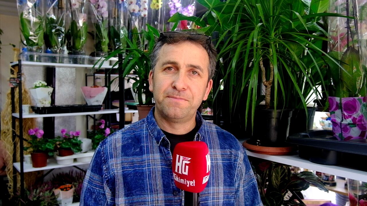 Yozgatlı Çiçekçiden Kışın Ev Çiçeklerini Korumanın Püf Noktaları (2)