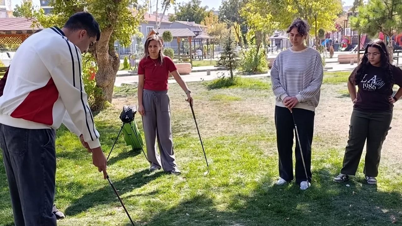 Yozgatlı Gençler Golf Sahasında Yeni Bir Spor, Yeni Bir Deneyim! (3)