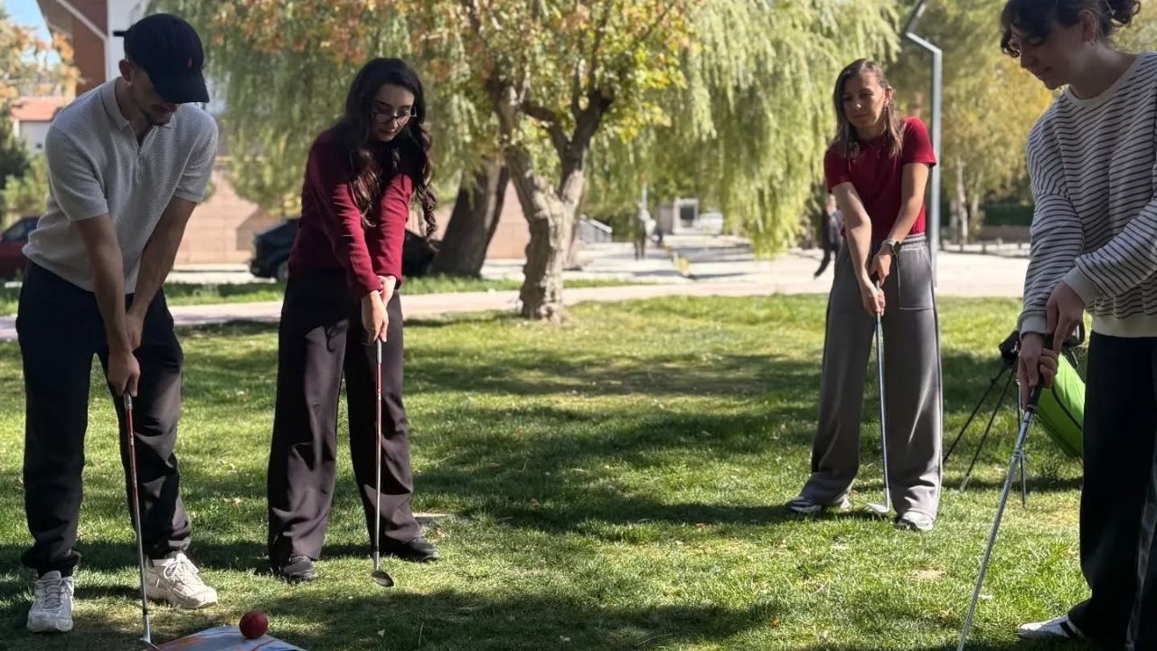 Yozgatlı Gençler Golf Sahasında Yeni Bir Spor, Yeni Bir Deneyim! (4)