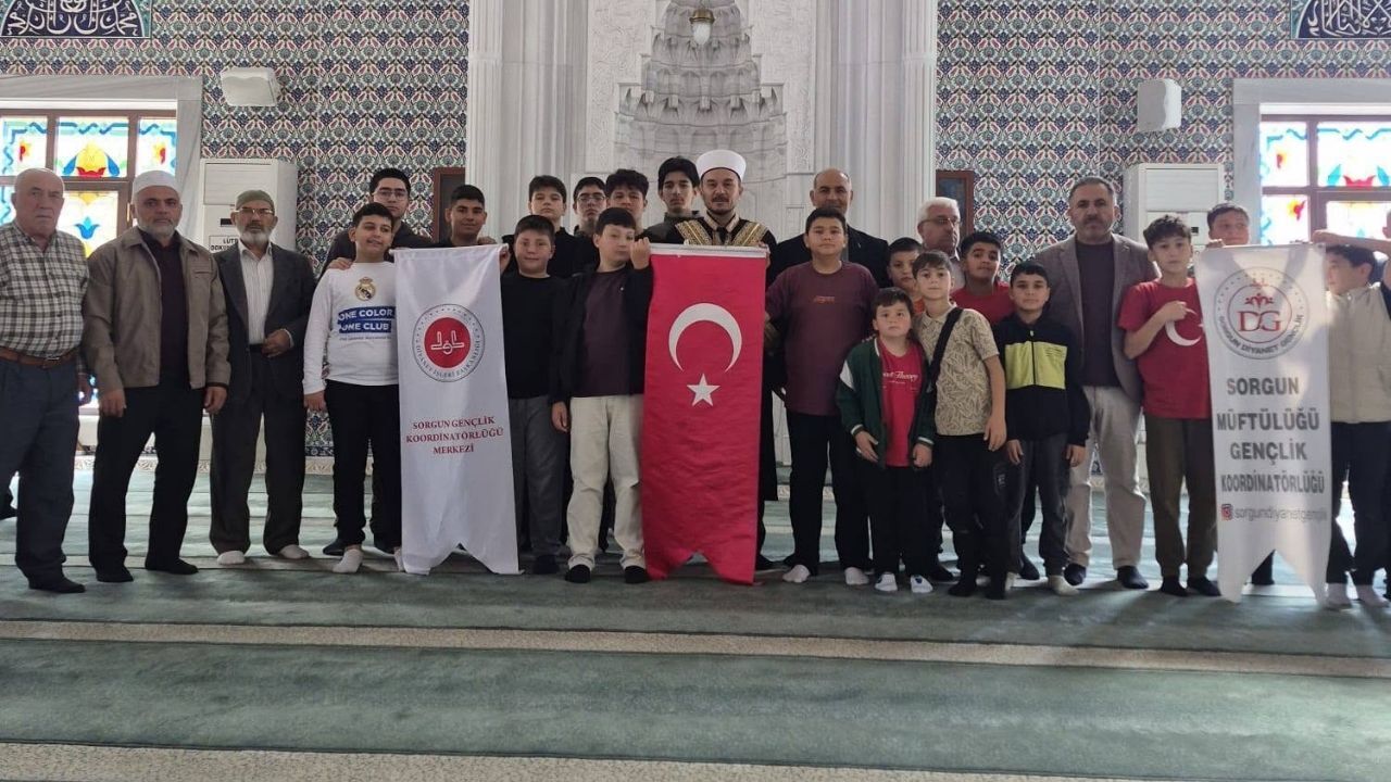 Yozgatlı Gençlerin Yüzü Merkez Yeni Camii'de Güldü (1)