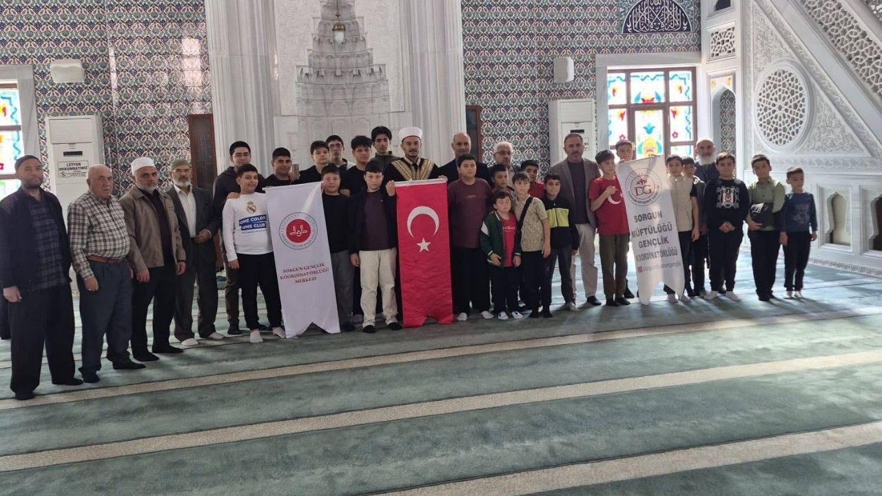 Yozgatlı Gençlerin Yüzü Merkez Yeni Camii'de Güldü (3)