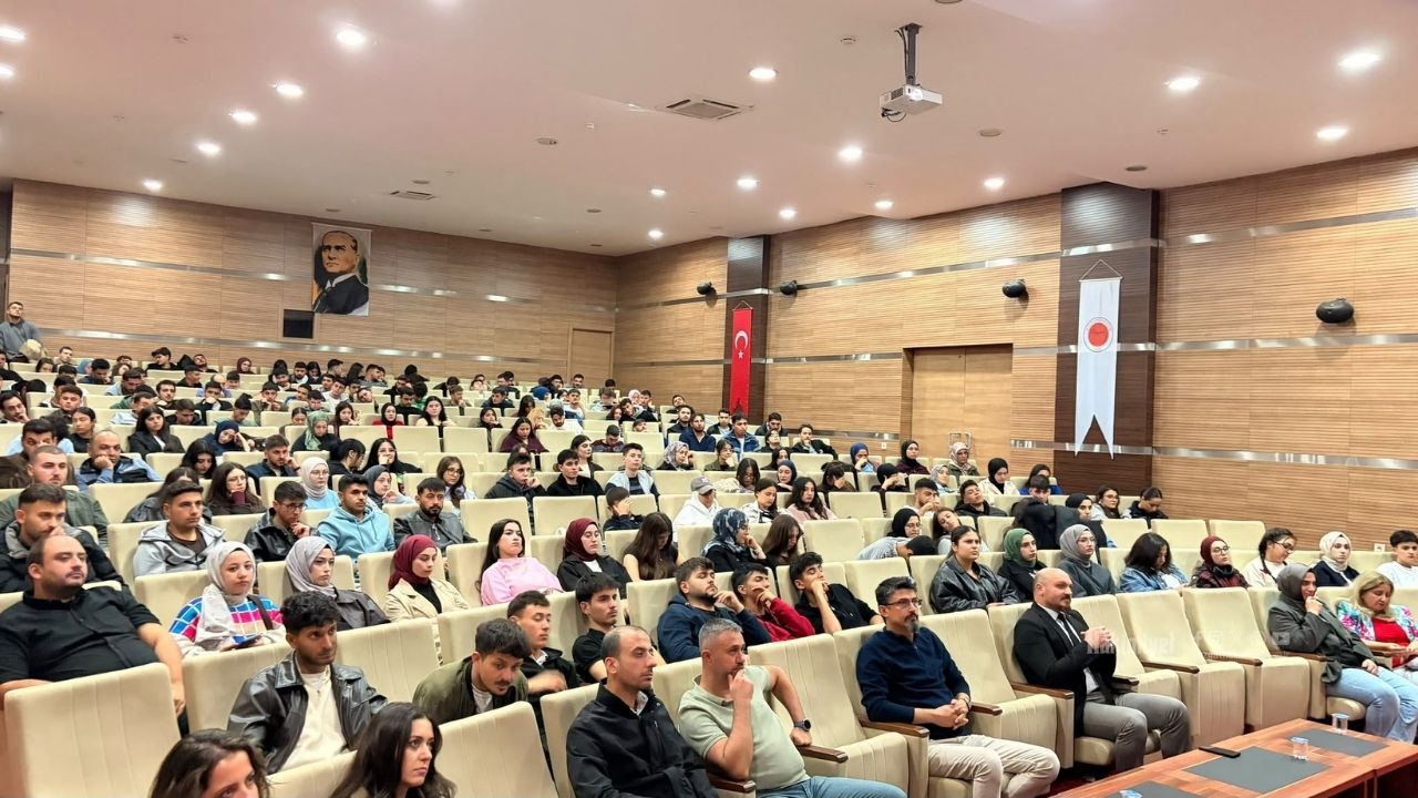 Yozgat’ta Akademik Heyecan Sorgun Myo’daki O Eğitim Büyük İlgi Gördü! (5)