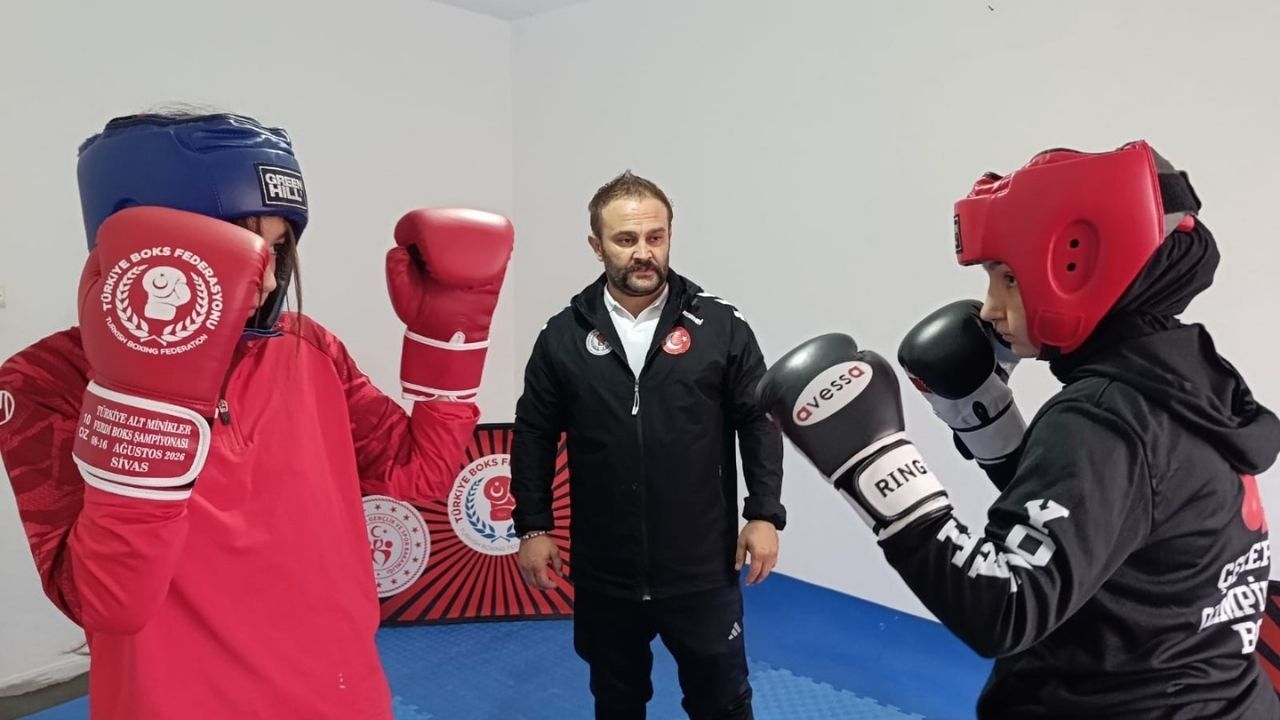Yozgat’ta Boks Yeniden Doğuyor! Gültekin Aslan Ve İsra Zişan Çeper’den Tarihi Başarı (2)