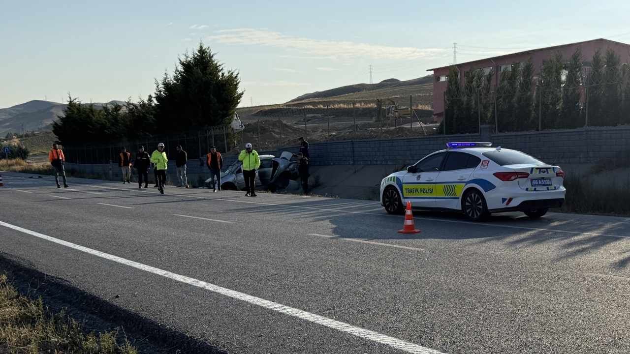 Yozgat'ta Can Pazarı Saray Köyü Mevkisinde Otomobil Takla Attı!