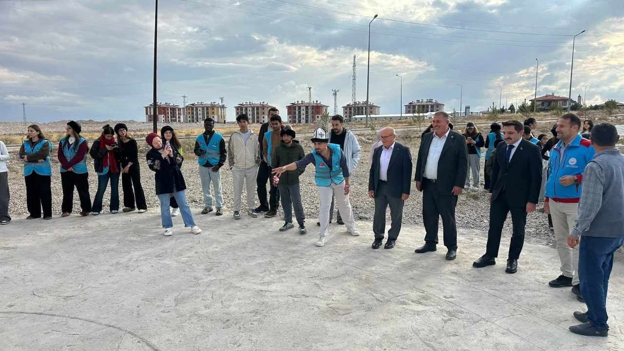 Yozgat'ta Öğrenciler Yenifakılı Kırgız Türkleri'nin Hayatını İncelediler (3)