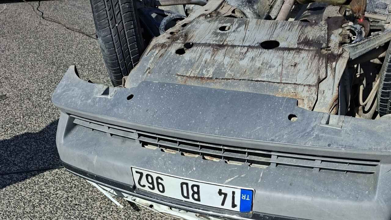 Yozgat'ta Sarıhacılı Toki̇ Kavşağında Feci Kaza! 2 Yaralı (2)